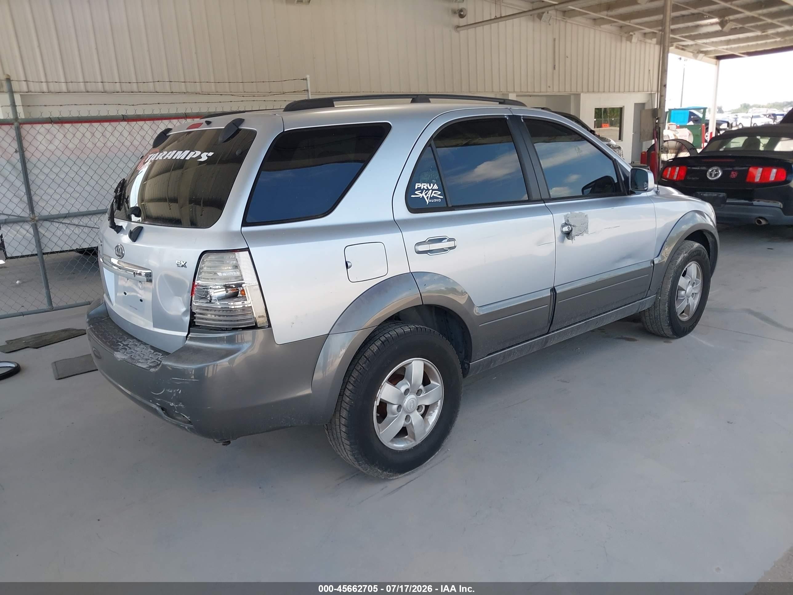 2008 Kia Sorento Ex Silver vin: KNDJD736385789387