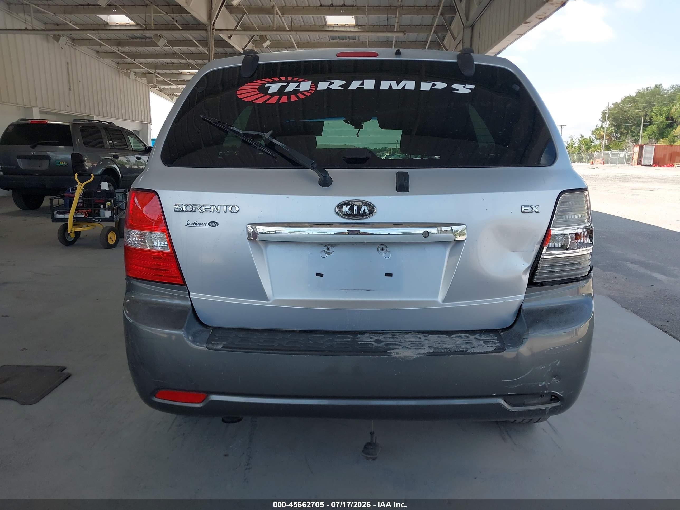 2008 Kia Sorento Ex Silver vin: KNDJD736385789387