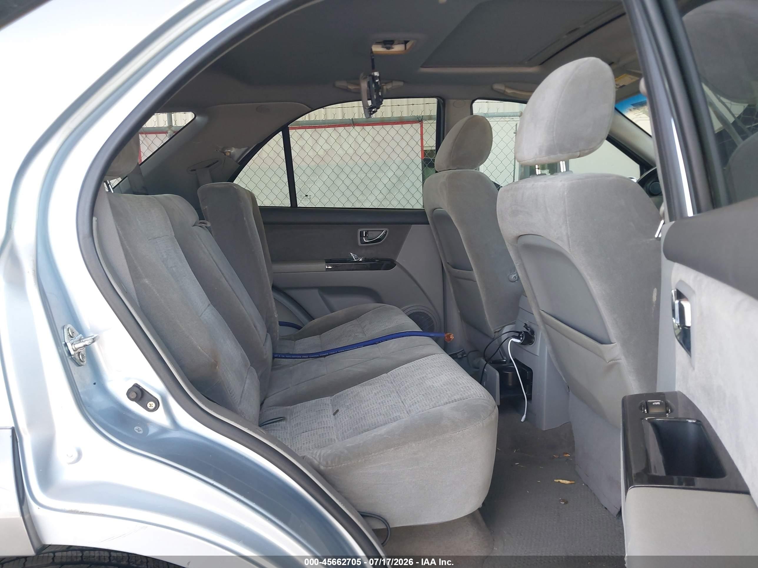 2008 Kia Sorento Ex Silver vin: KNDJD736385789387