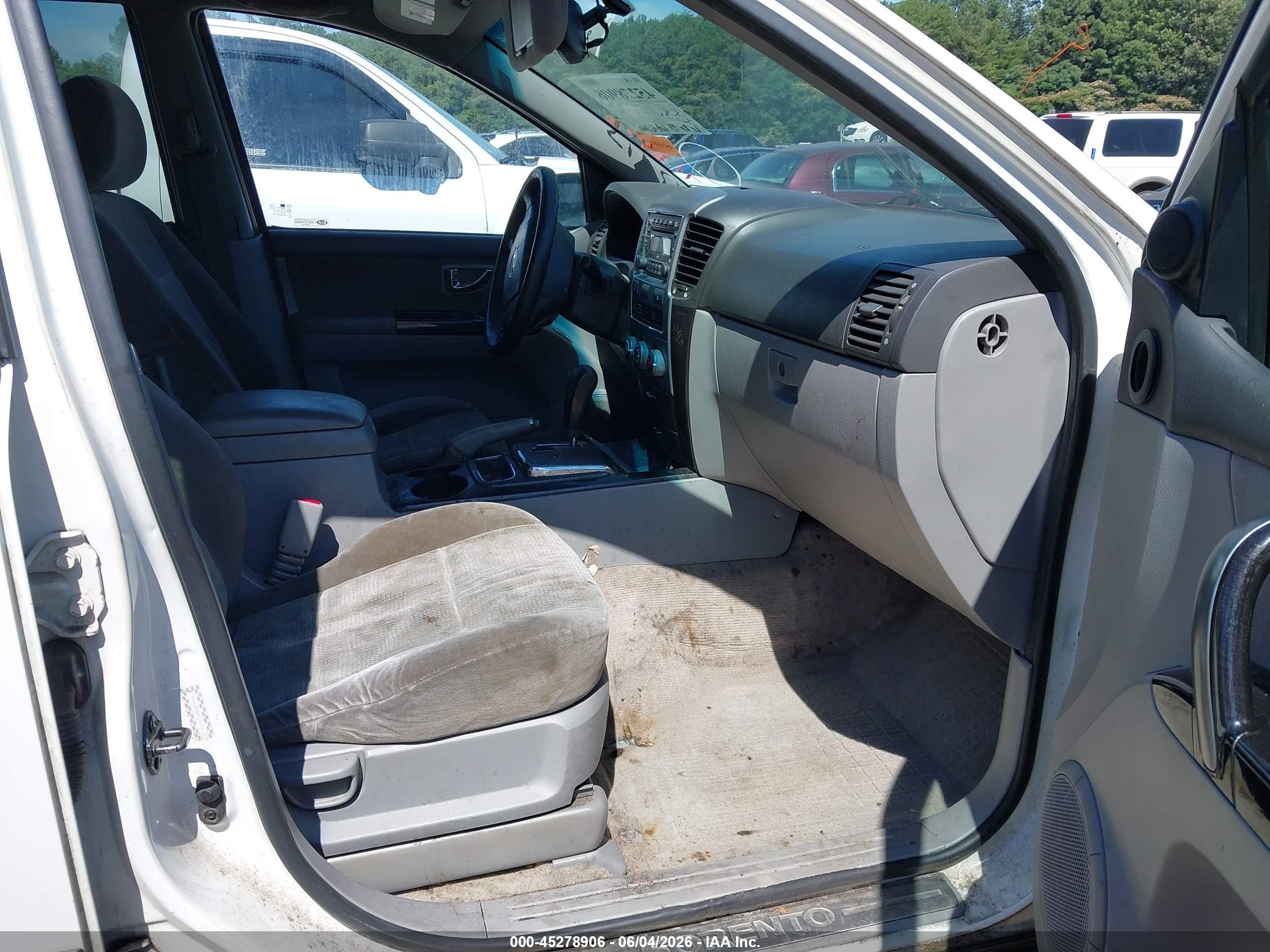 2007 Kia Sorento Ex White vin: KNDJD736475713417