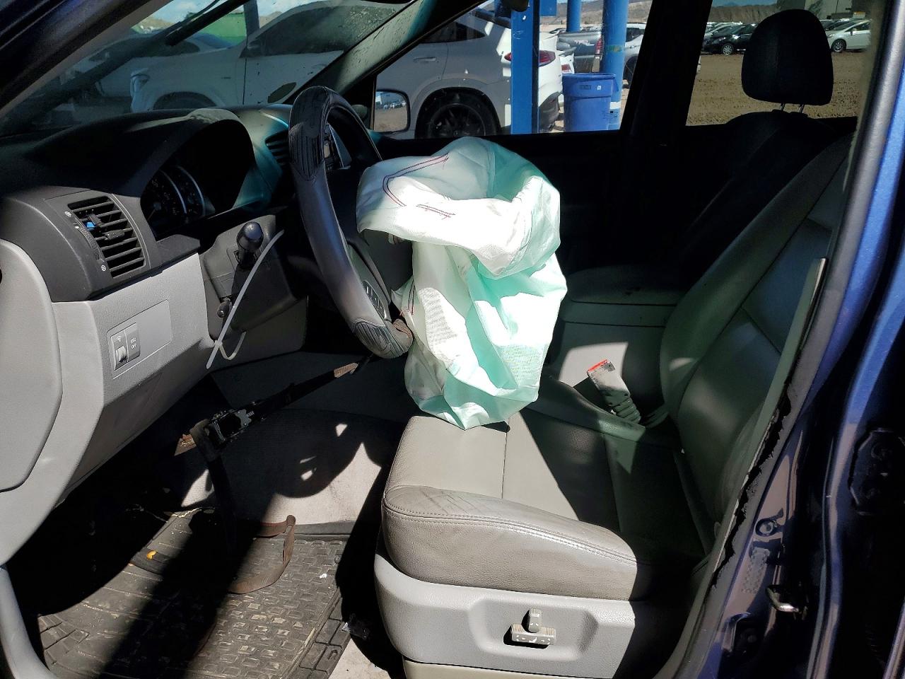 2007 Kia Sorento Base Blue vin: KNDJD736575709117