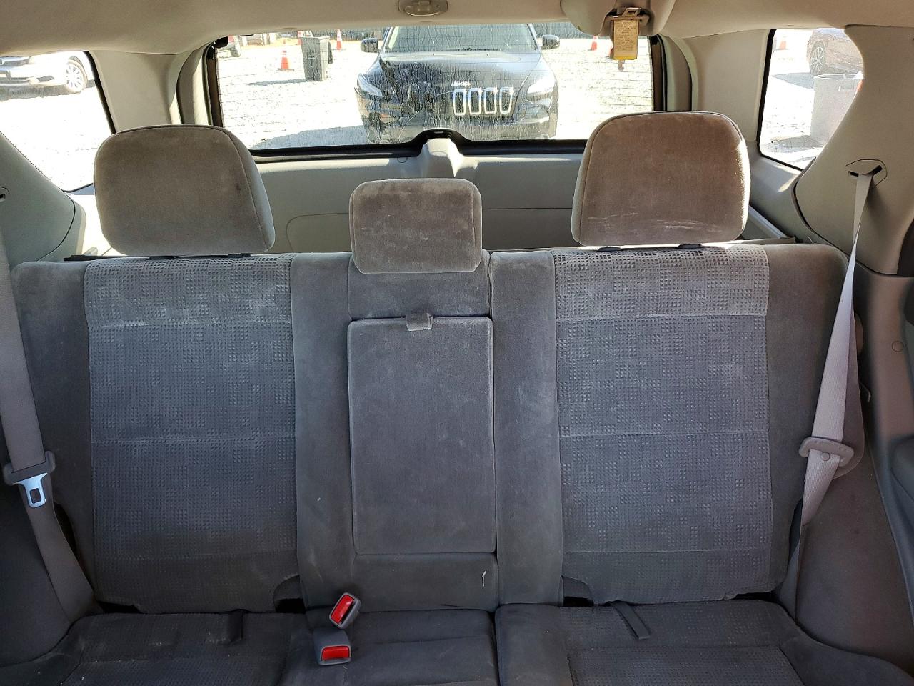 2007 Kia Sorento Base Красный vin: KNDJD736575711076