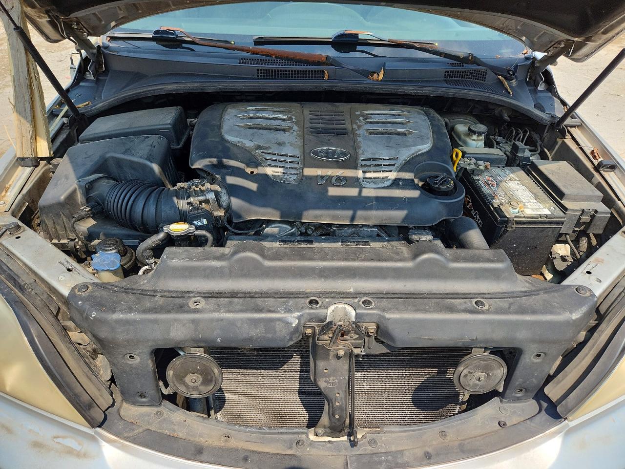 2007 Kia Sorento Base Silver vin: KNDJD736775668005