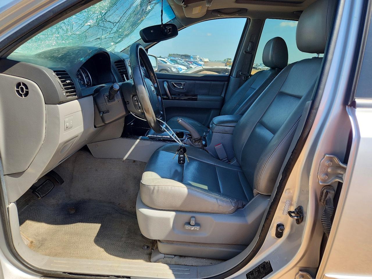 2007 Kia Sorento Base Gray vin: KNDJD736775700189