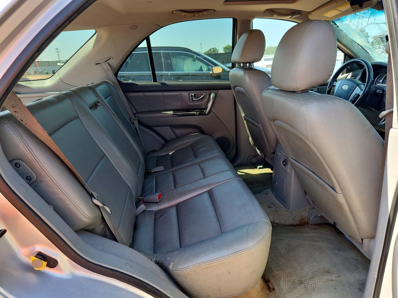 2007 Kia Sorento Base Gray vin: KNDJD736775700189