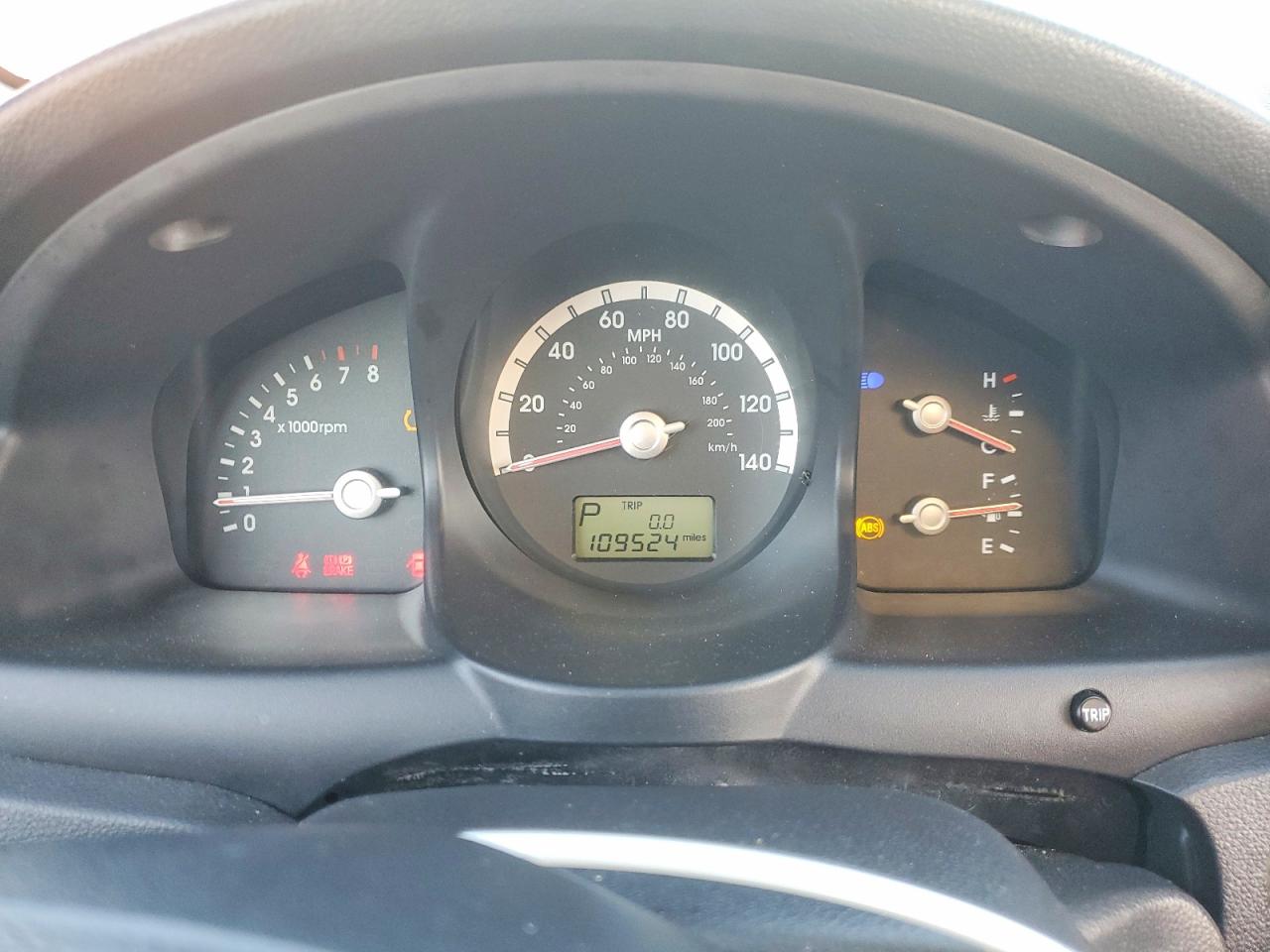 2006 Kia New Sportage Gray vin: KNDJE723367226488
