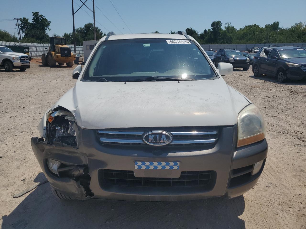 2005 Kia New Sportage Белый vin: KNDJE723457044992