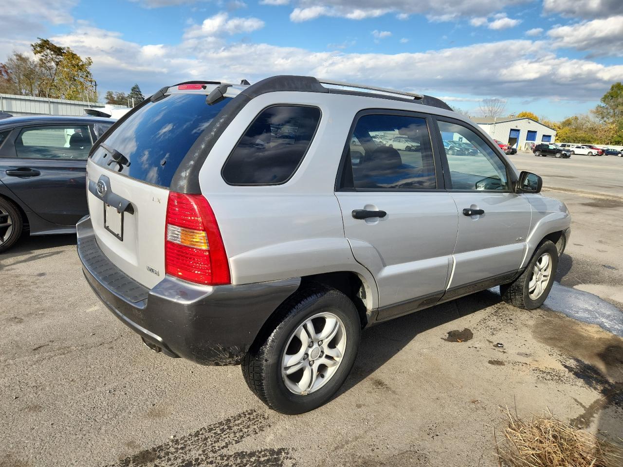 2005 Kia New Sportage Silver vin: KNDJE723657106957
