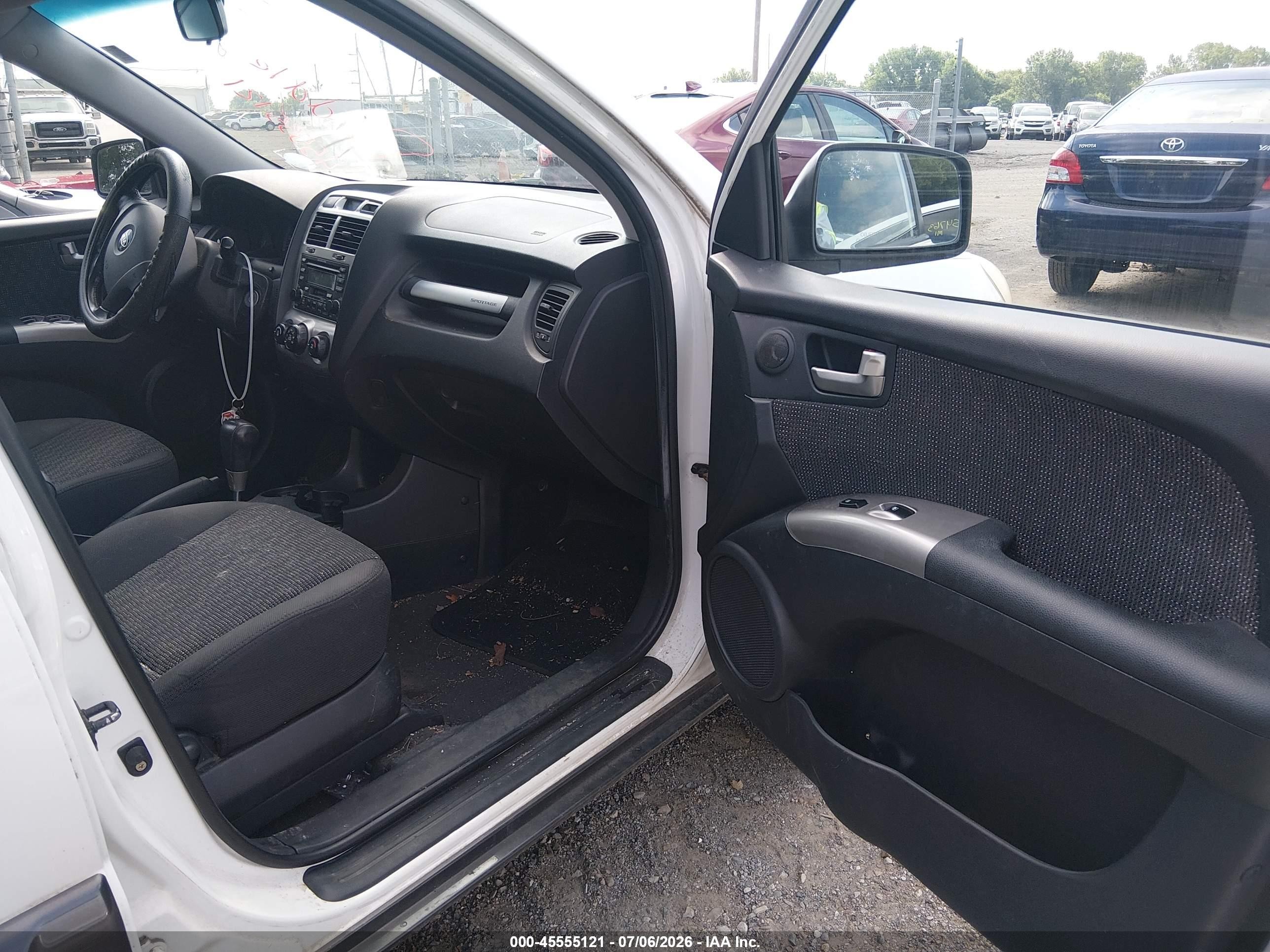 2007 Kia Sportage Lx V6 White vin: KNDJE723877367882