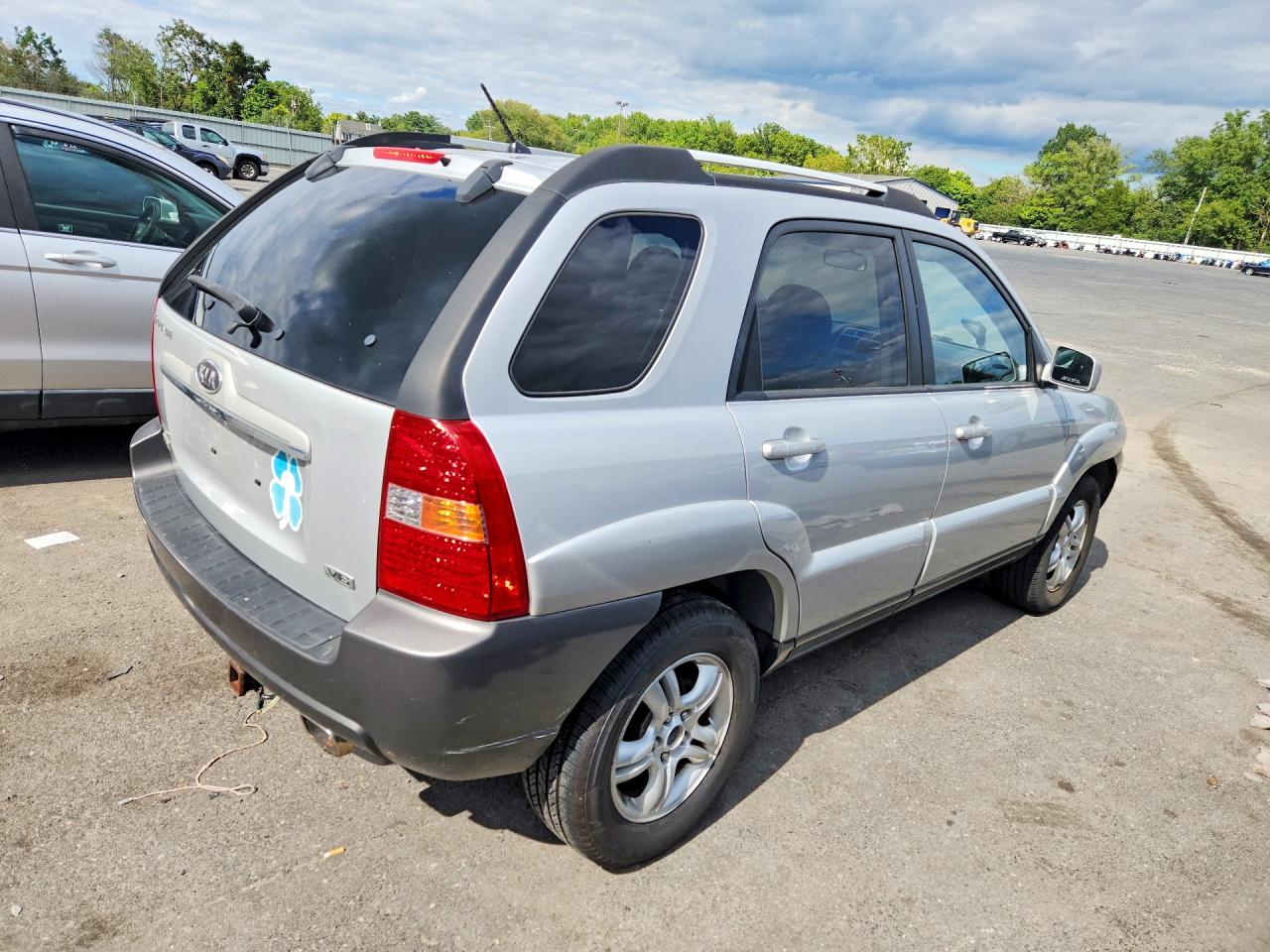 2008 Kia Sportage Lx Silver vin: KNDJE723X87529755