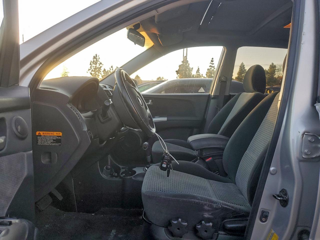 2005 Kia New Sportage Серебряный vin: KNDJF723357104077