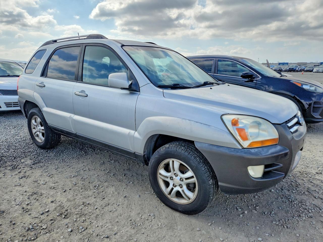 2005 Kia New Sportage Серый vin: KNDJF723357104077