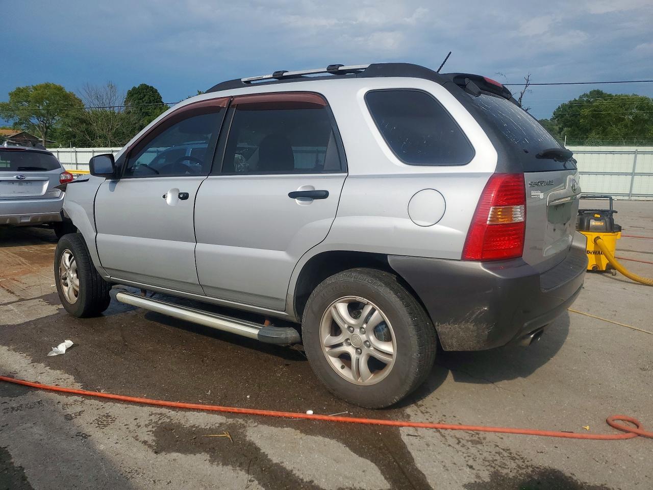 2007 Kia Sportage Lx Silver vin: KNDJF723377416922