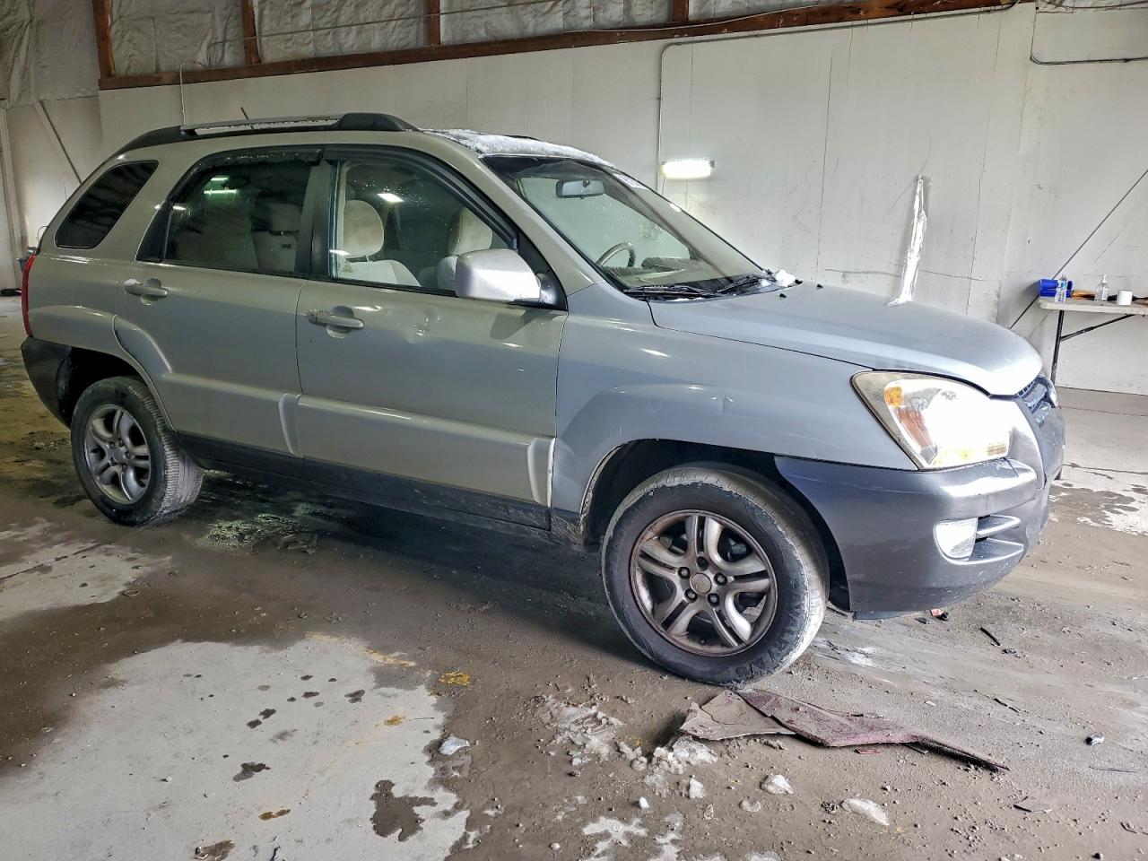 2005 Kia New Sportage Beige vin: KNDJF723557076590