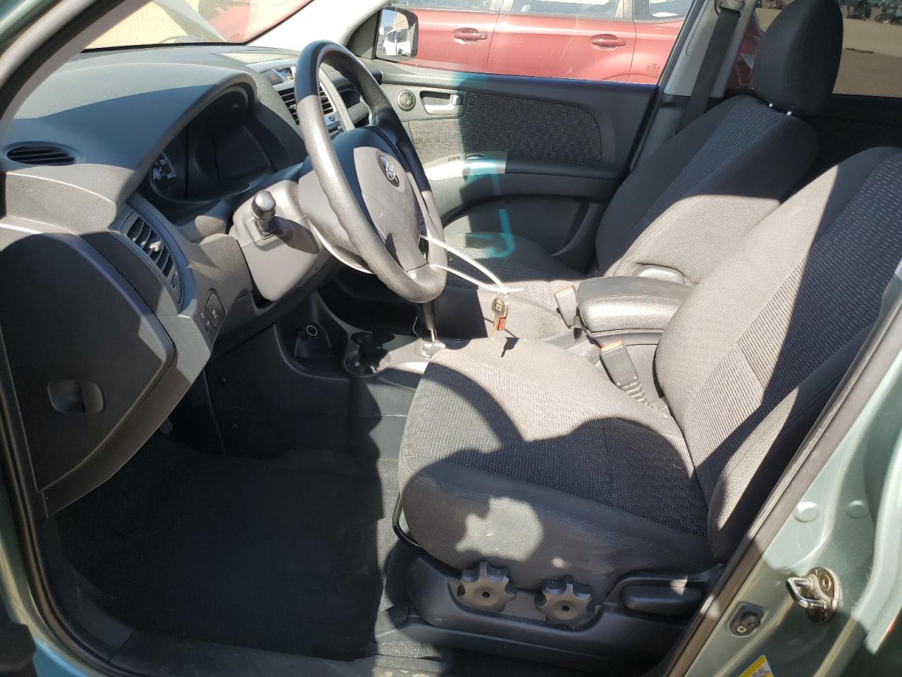 2005 Kia New Sportage Gray vin: KNDJF723957124219