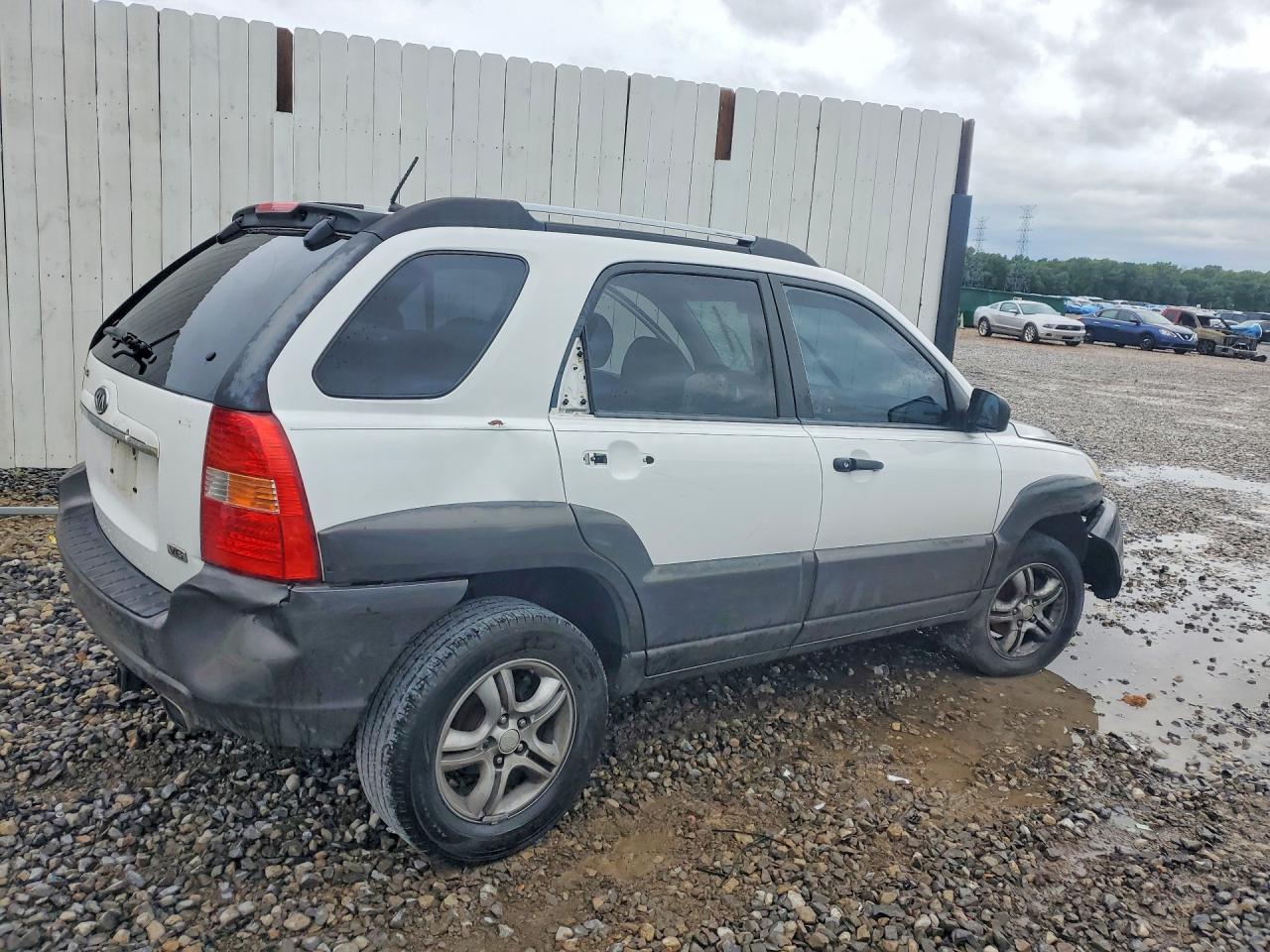 2007 Kia Sportage Lx Белый vin: KNDJF723X77311519