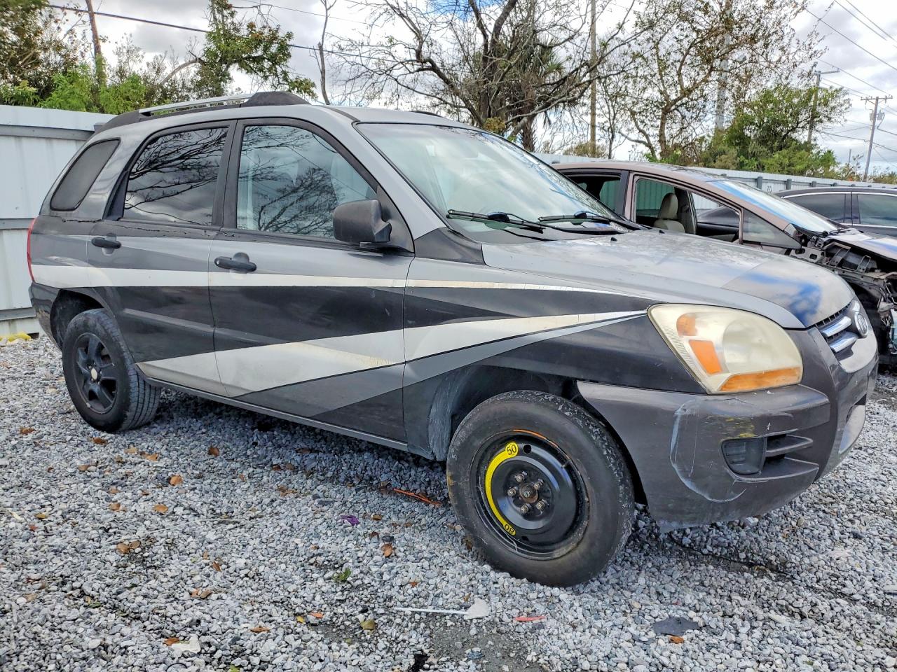 2006 Kia New Sportage Gray vin: KNDJF724067241407
