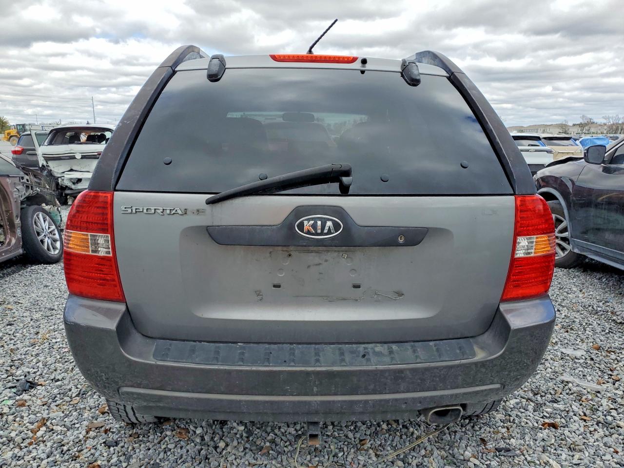 2006 Kia New Sportage Gray vin: KNDJF724067241407