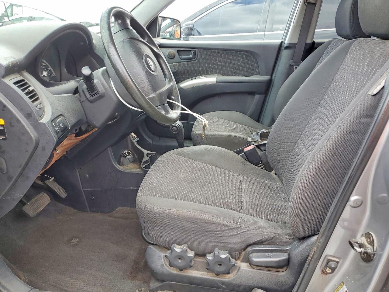 2006 Kia New Sportage Gray vin: KNDJF724067241407