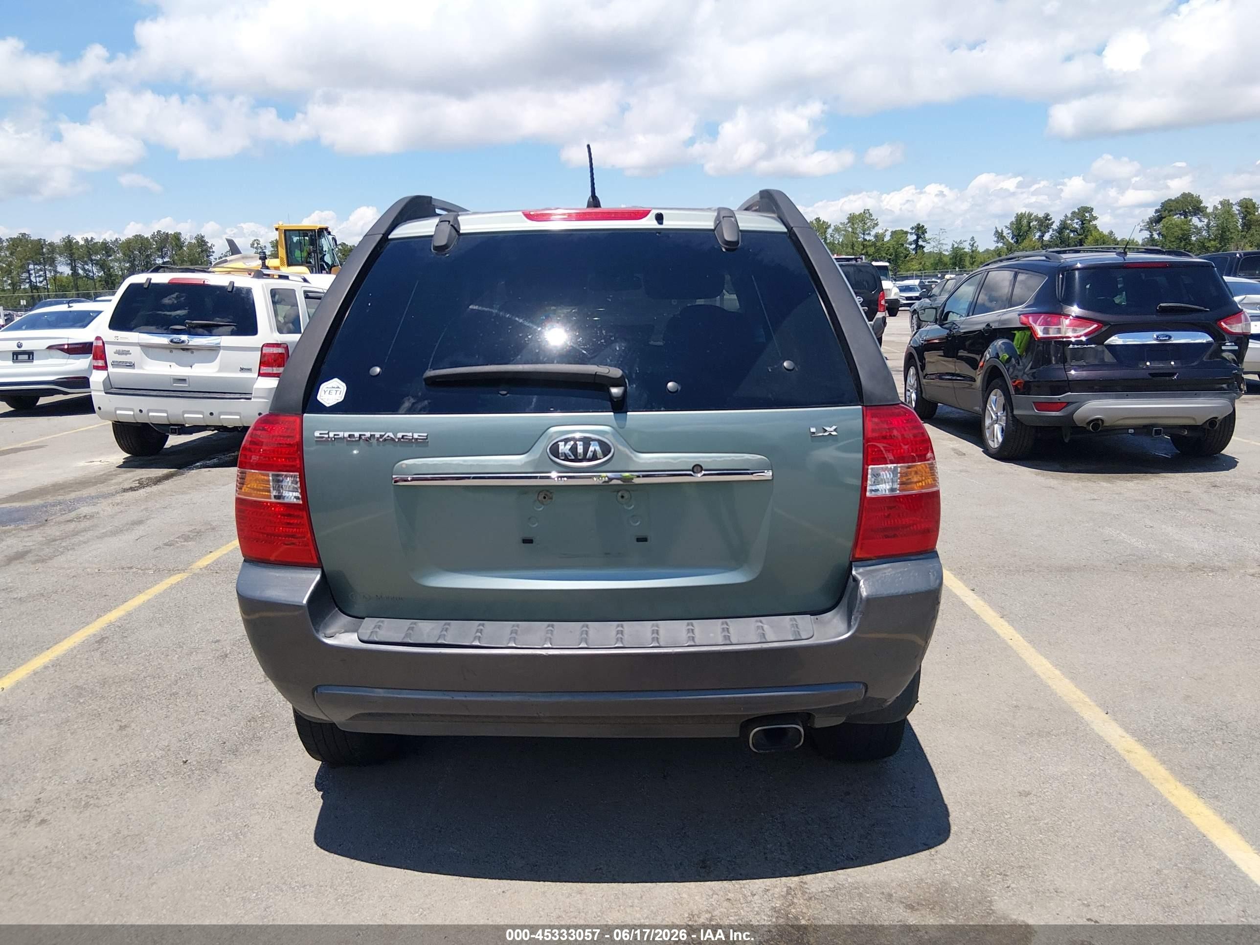 2008 Kia Sportage Lx Silver vin: KNDJF724287473560