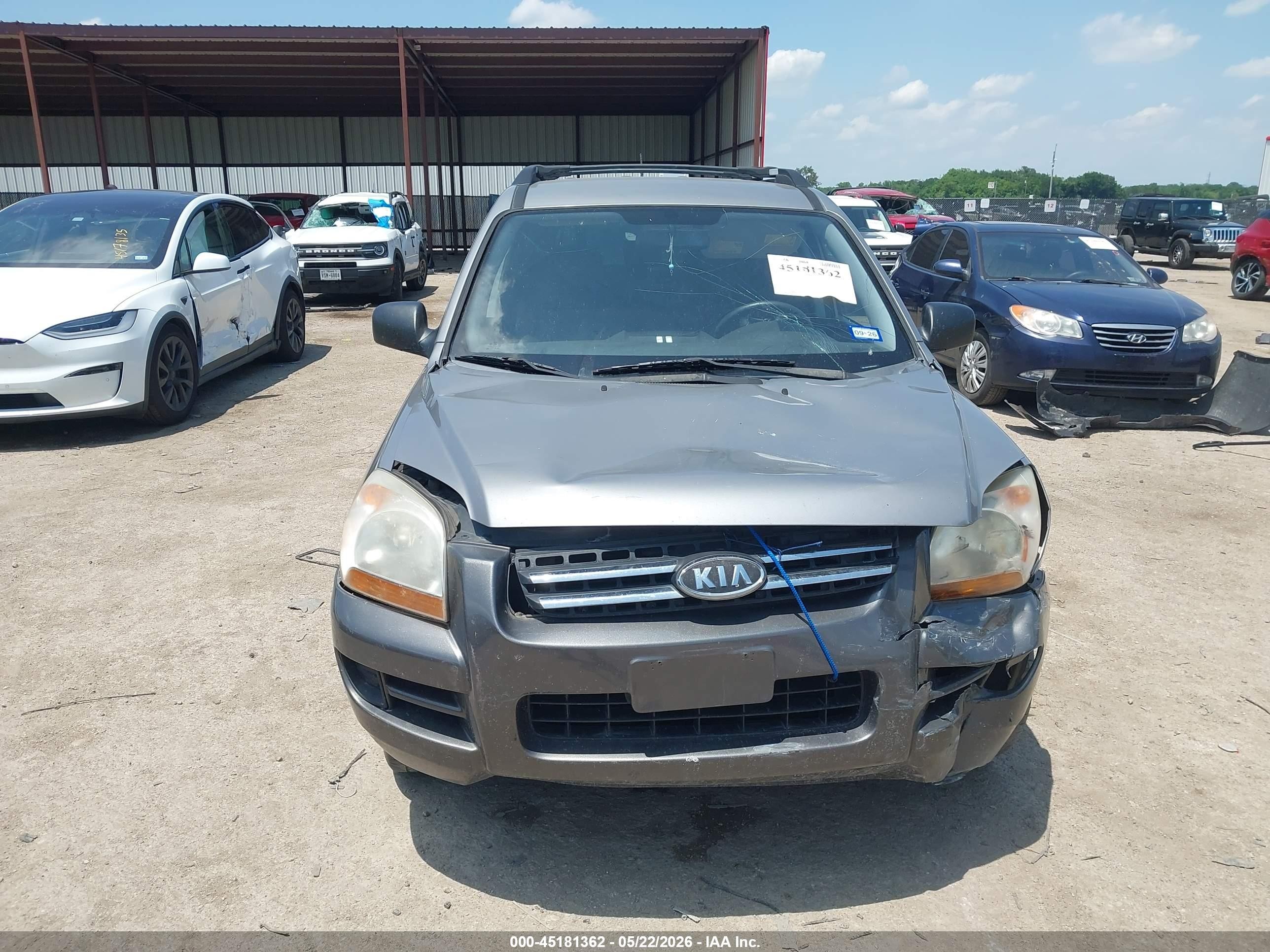 2008 Kia Sportage Lx Gray vin: KNDJF724287492173