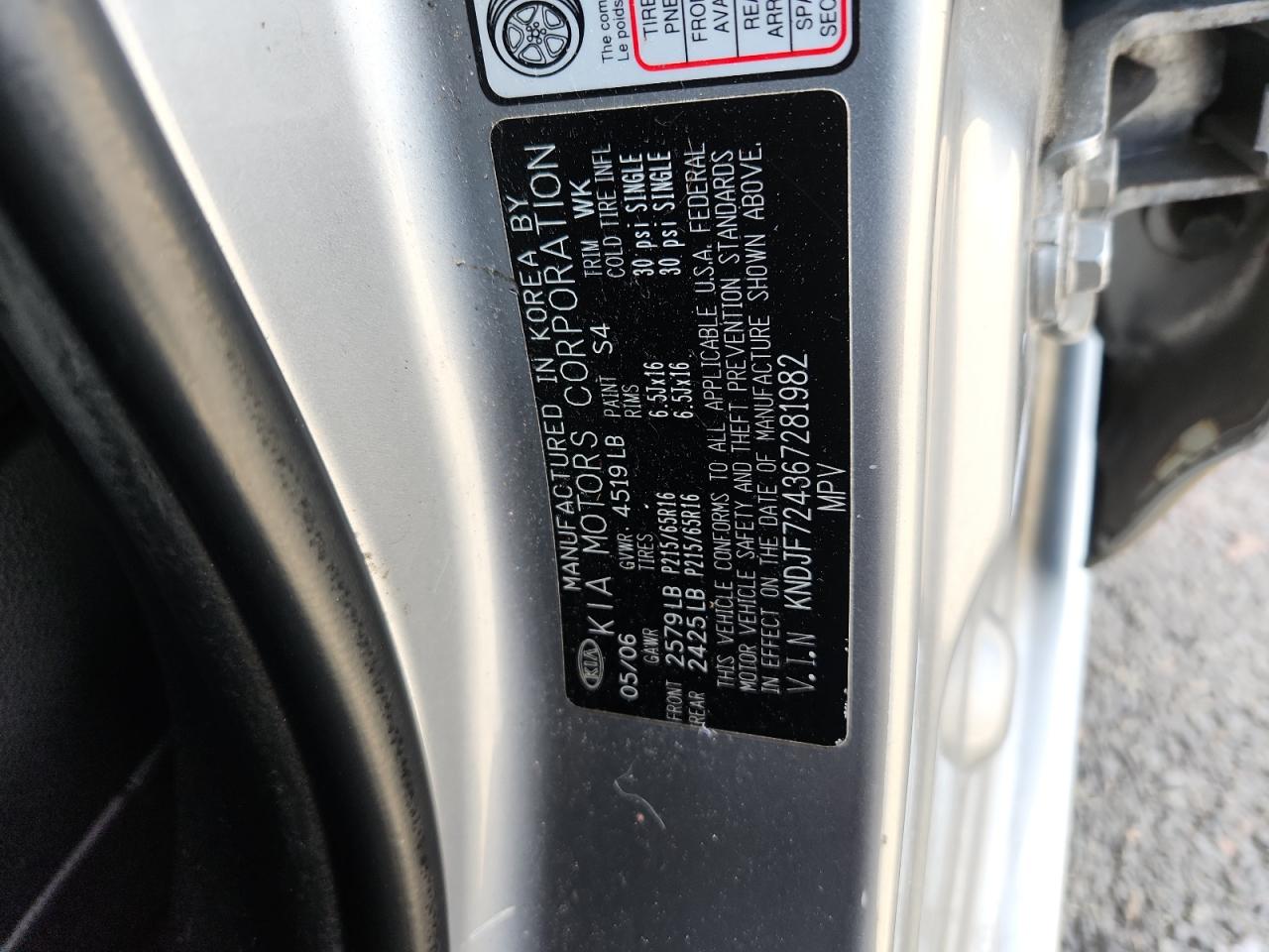 2006 Kia New Sportage Gray vin: KNDJF724367281982
