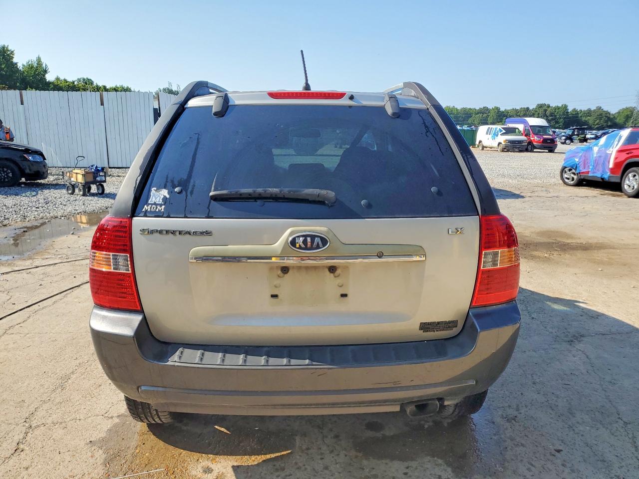 2007 Kia Sportage Lx Beige vin: KNDJF724377333452
