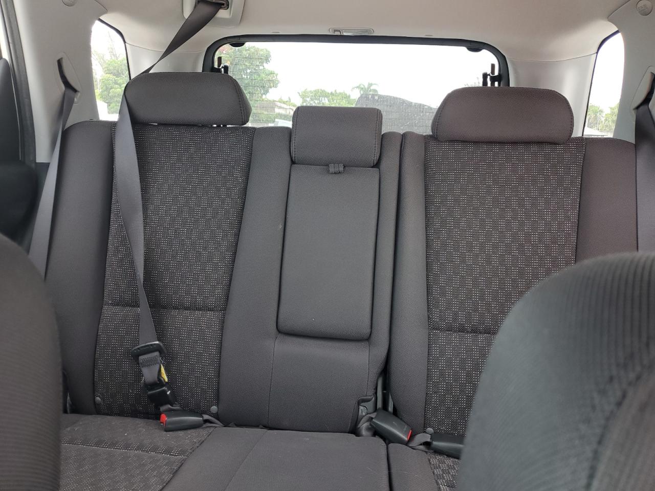 2006 Kia New Sportage    White vin: KNDJF724467186797