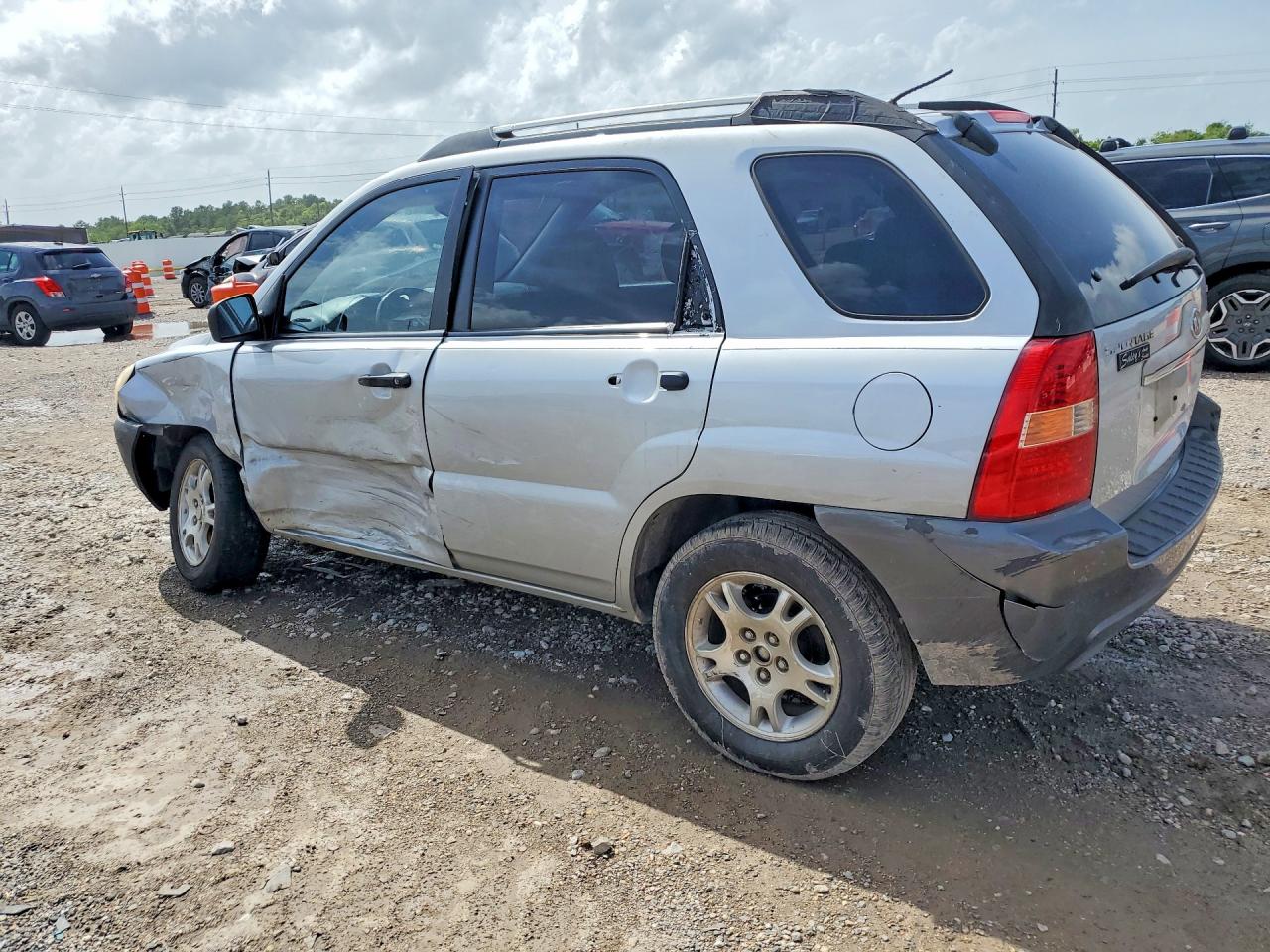 2007 Kia Sportage Lx Silver vin: KNDJF724477421314