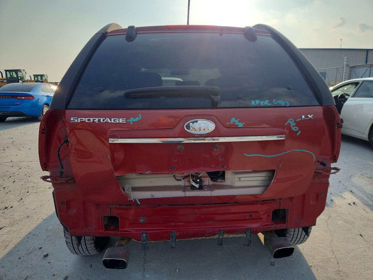 2009 Kia Sportage Lx Red vin: KNDJF724597579485
