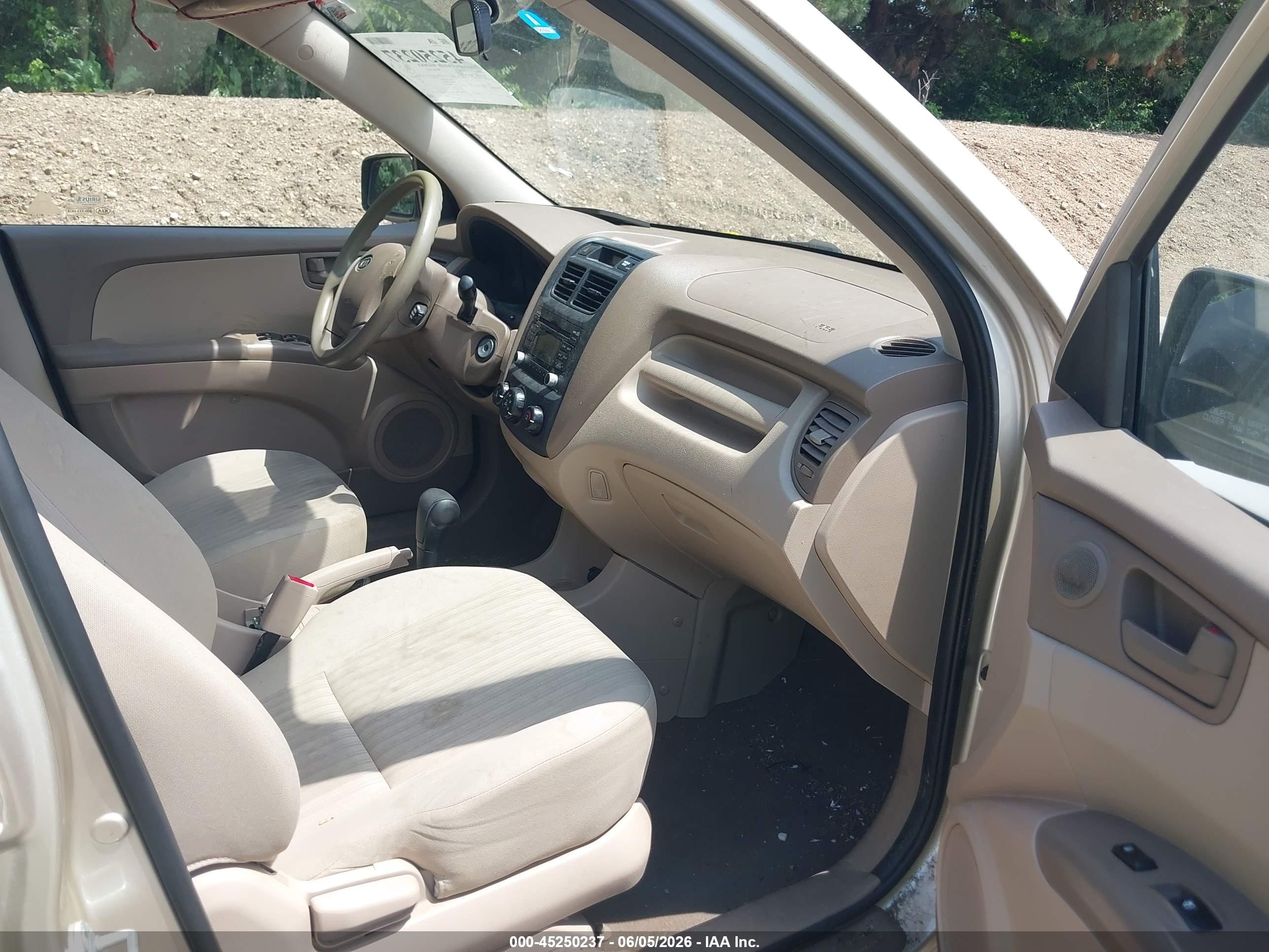 2009 Kia Sportage Lx Beige vin: KNDJF724697568883
