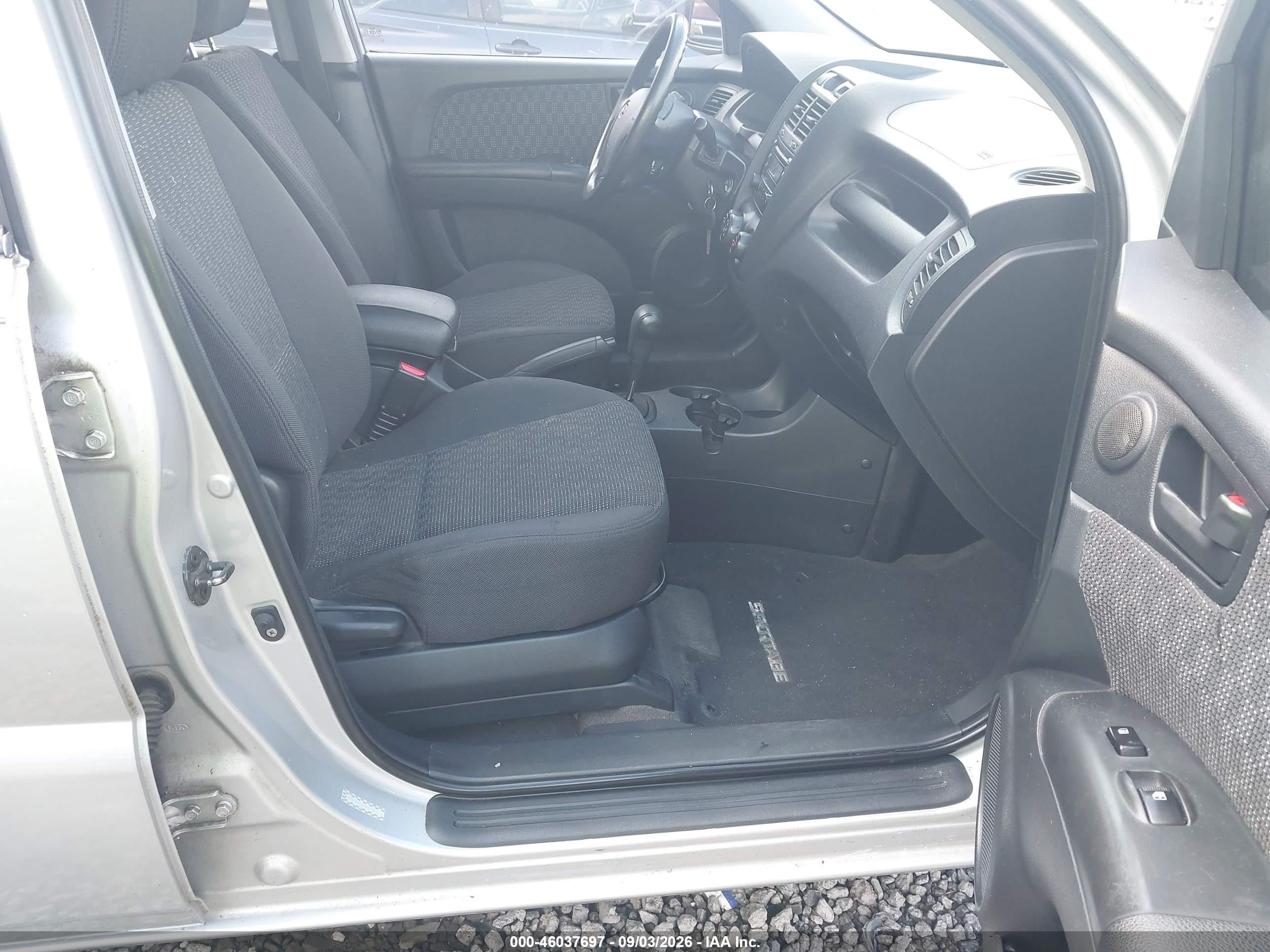 2007 Kia Sportage Lx Серебряный vin: KNDJF724877413815
