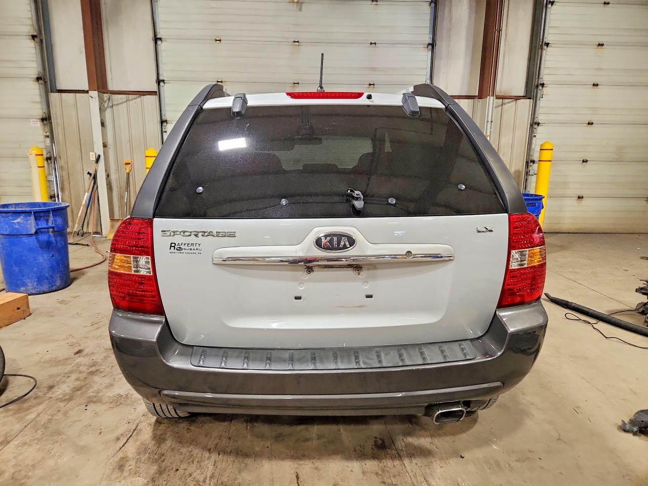 2008 Kia Sportage Lx Silver vin: KNDJF724887474342