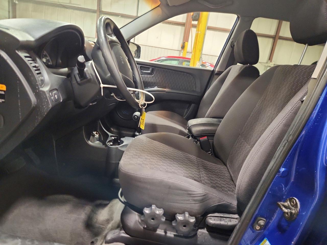 2005 Kia Sportage Lx Blue vin: KNDJF724X57048521