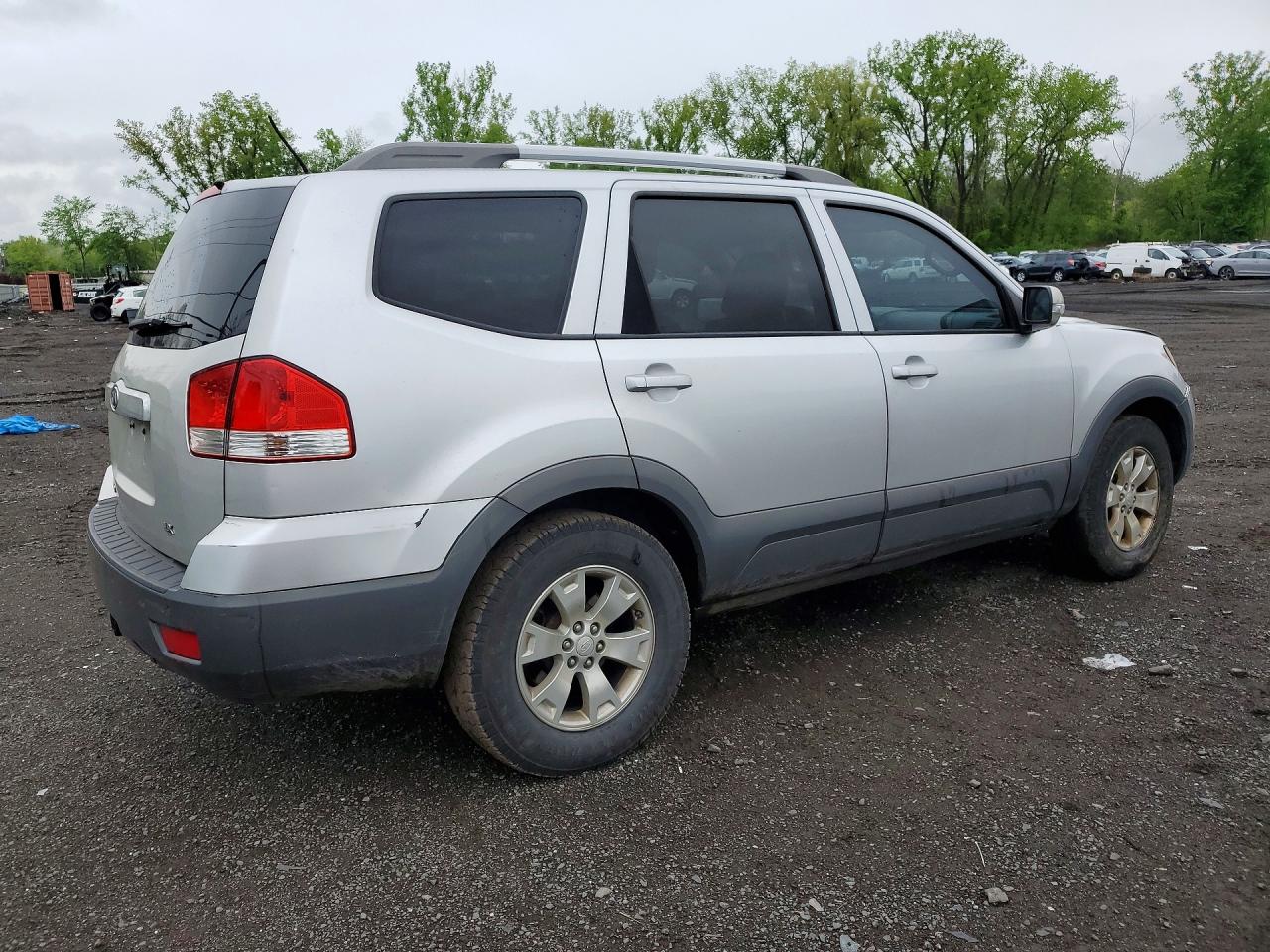 2009 Kia Borrego Silver vin: KNDJH741395016136