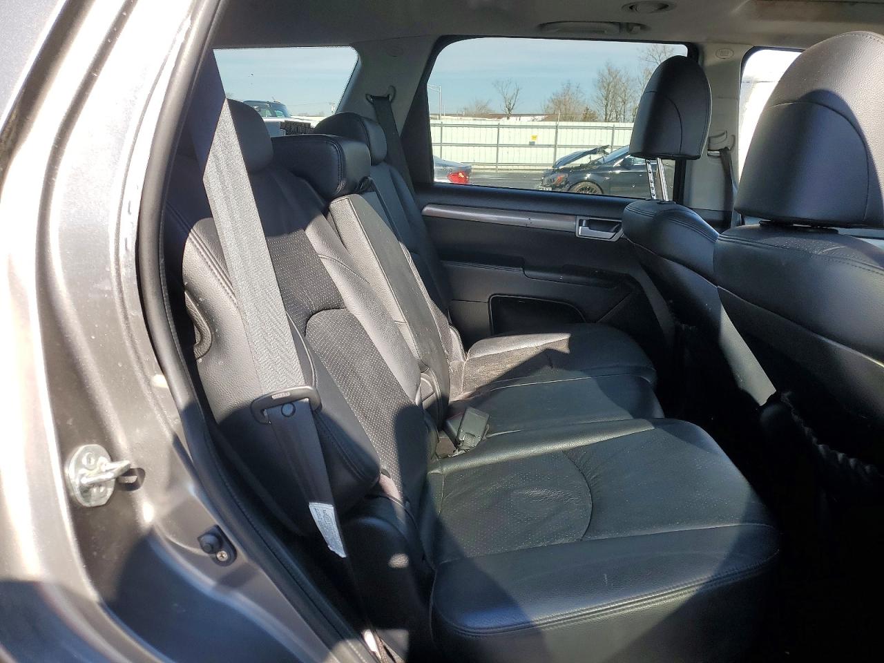 2009 Kia Borrego Lx V8 Gray vin: KNDJH742295023930