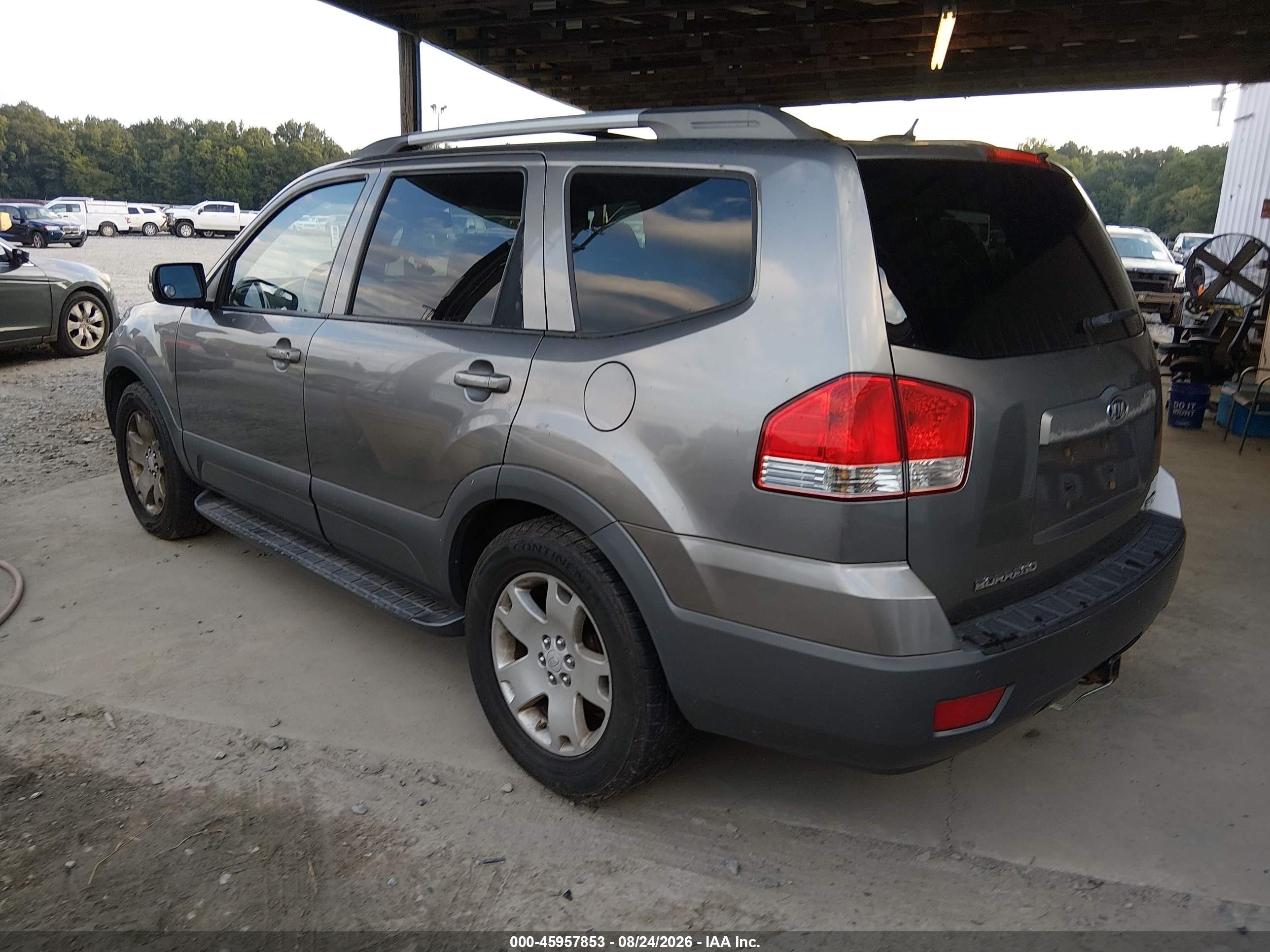 2009 Kia Borrego Ex V8 Silver vin: KNDJH742595027485
