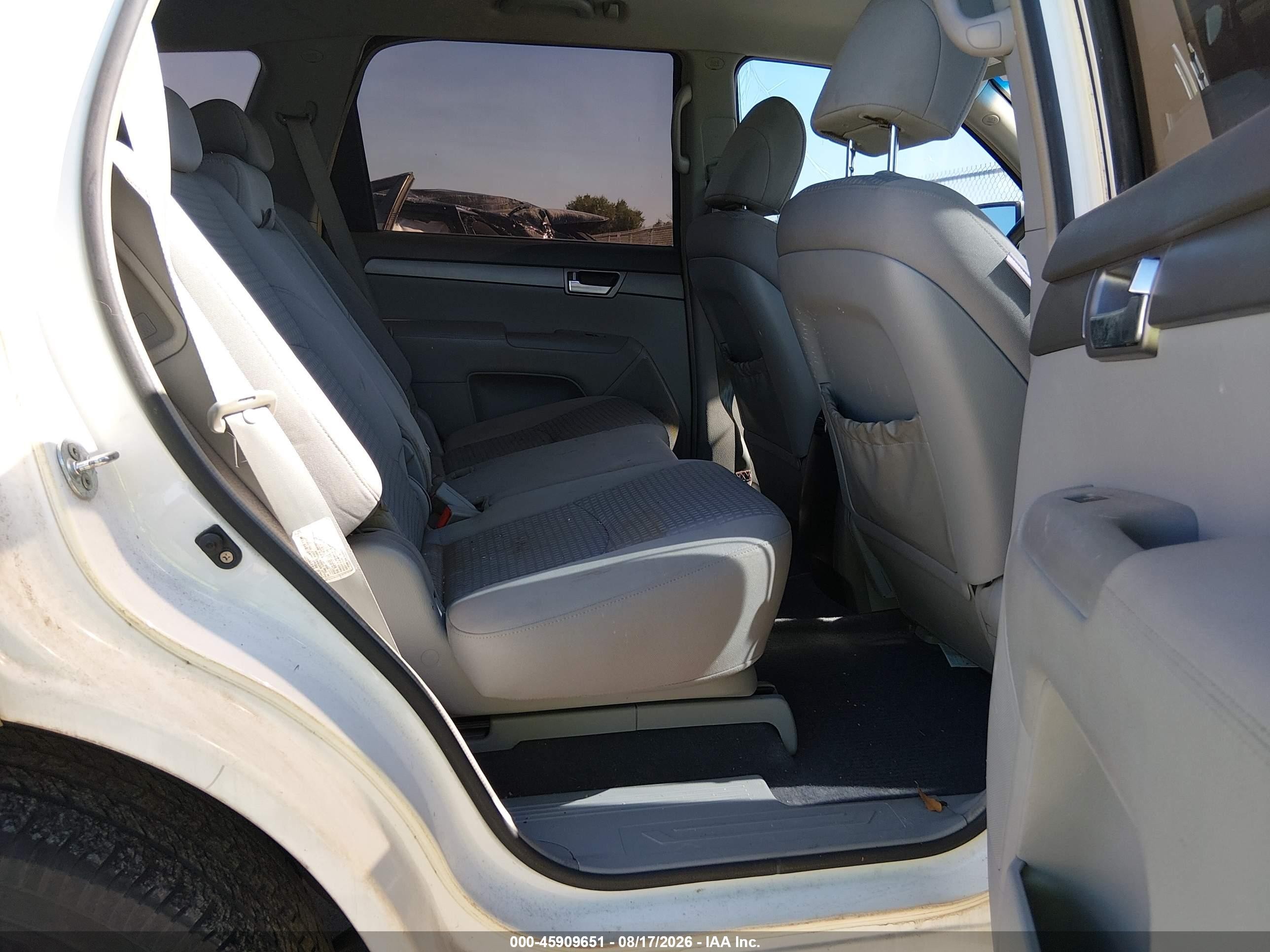 2009 Kia Borrego Lx White vin: KNDJJ741395036729