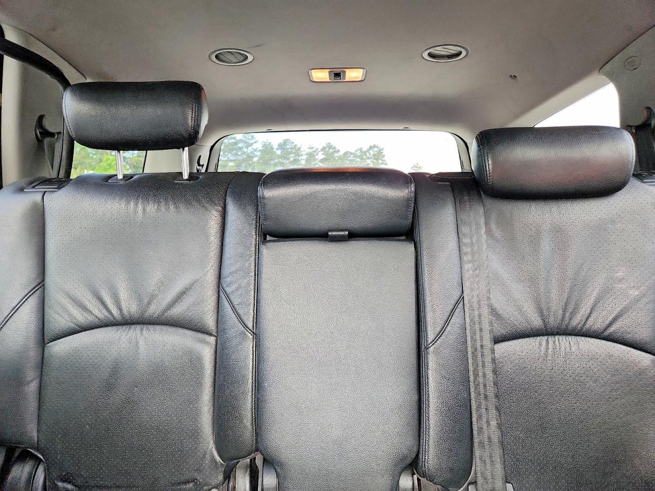 2009 Kia Borrego Ex V8 Black vin: KNDJJ742295039100