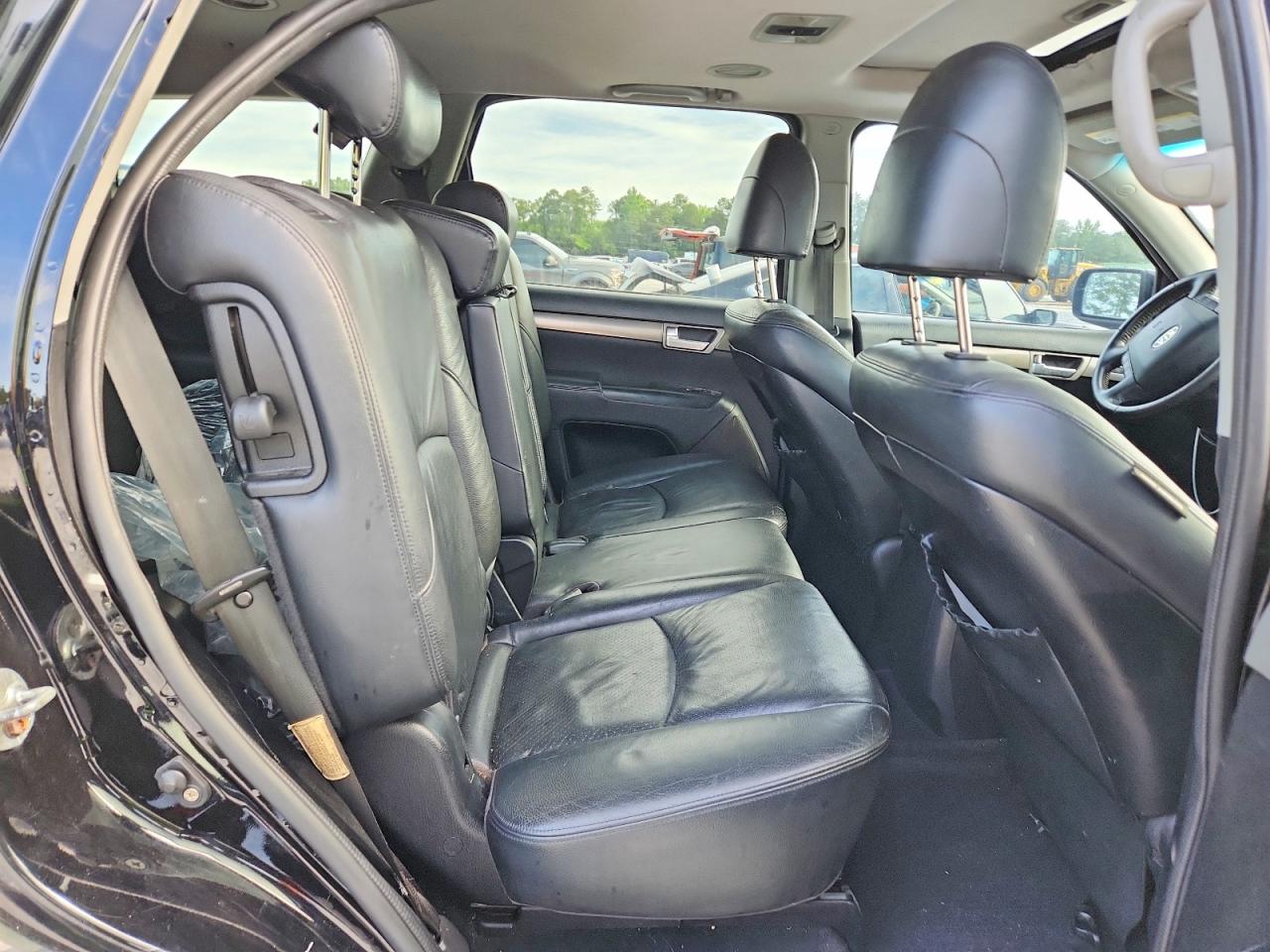 2009 Kia Borrego Ex V8 Black vin: KNDJJ742295039100