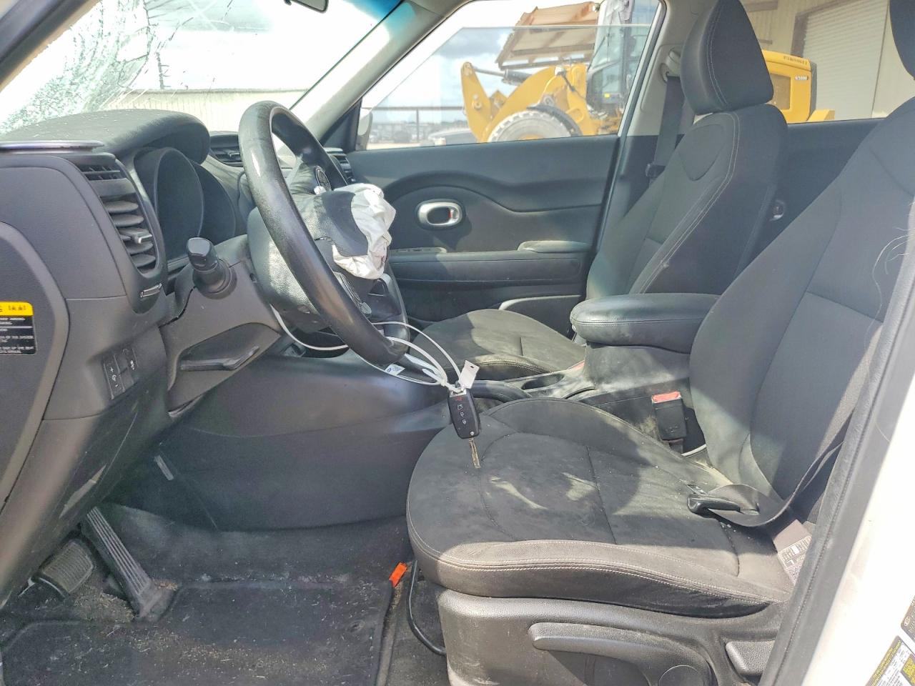 2014 Kia Soul Base White vin: KNDJN2A20E7010673