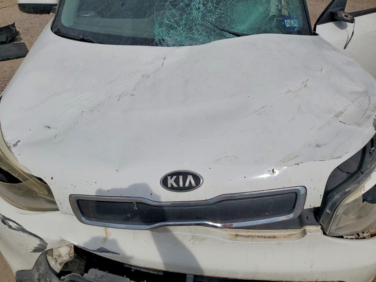 2014 Kia Soul Base White vin: KNDJN2A20E7010673