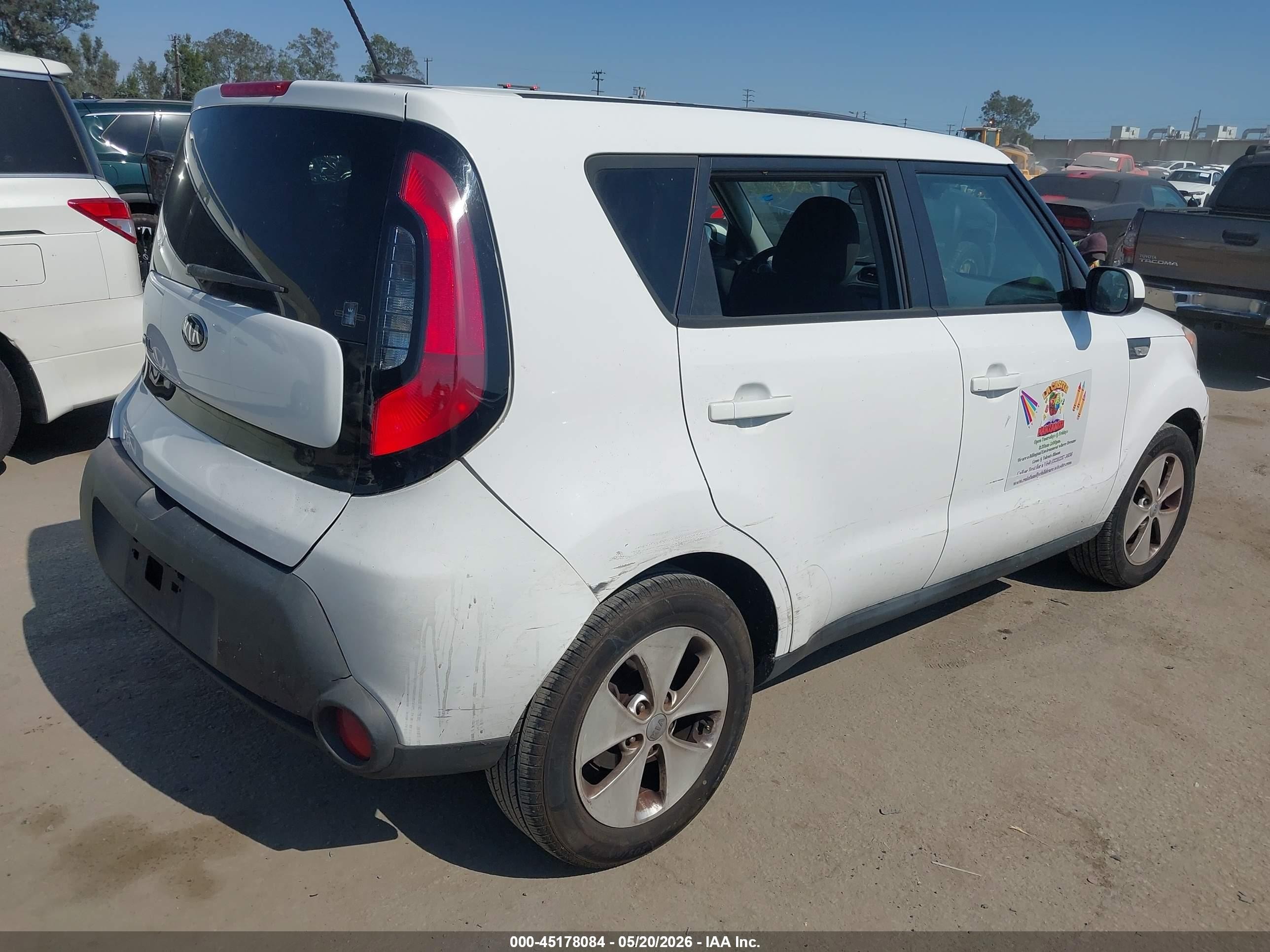 2014 Kia Soul ! White vin: KNDJN2A20E7087947