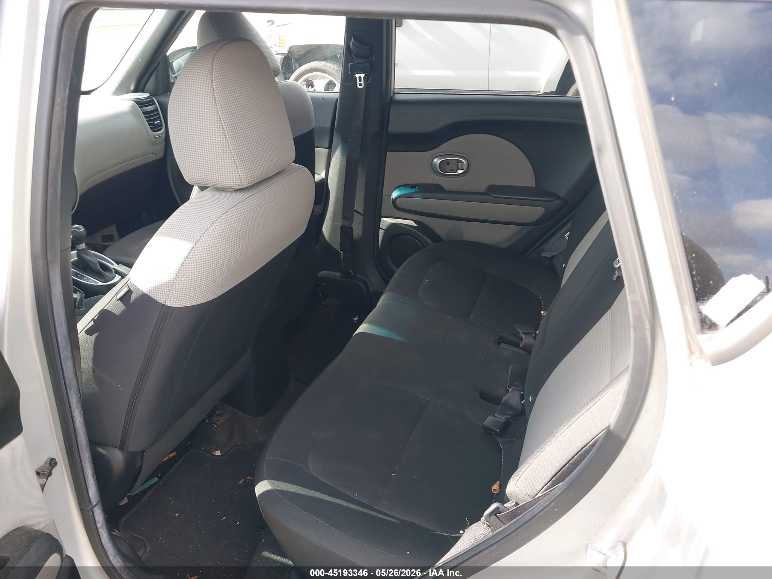 2014 Kia Soul   Silver vin: KNDJN2A20E7721922