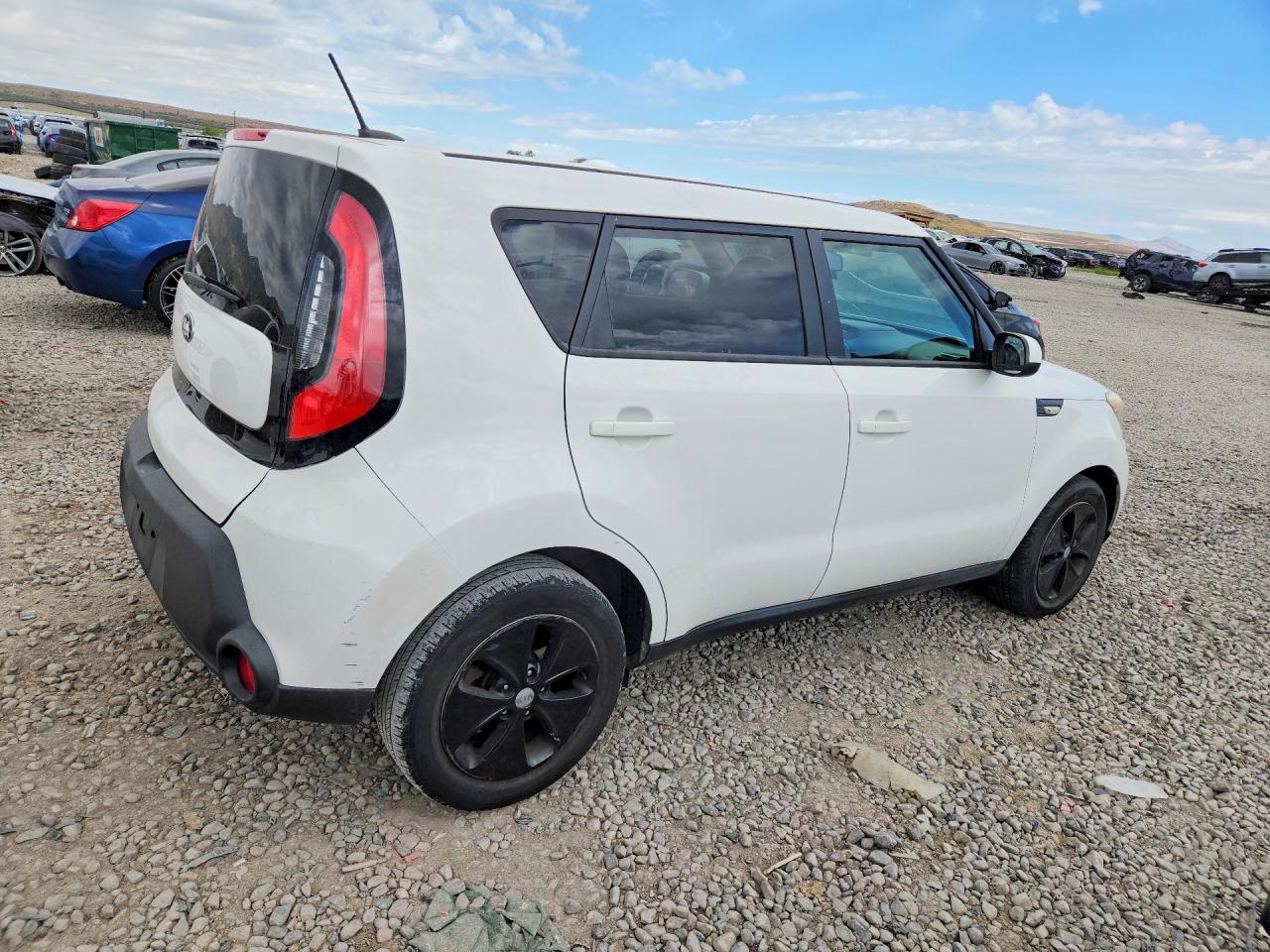 2014 Kia Soul Base Белый vin: KNDJN2A20E7738039