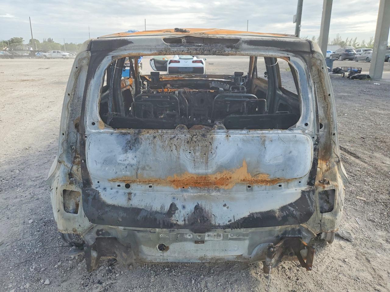 2015 Kia Soul Base Burn vin: KNDJN2A20F7111794