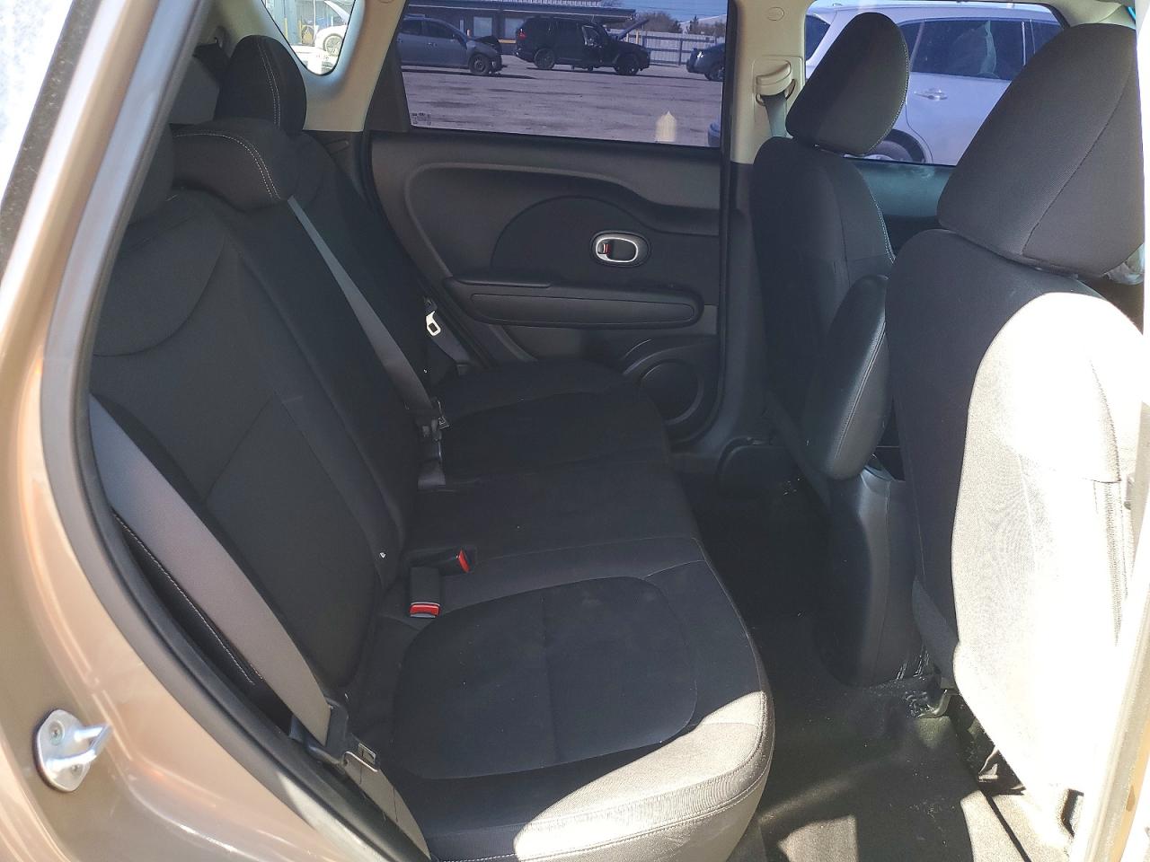 2015 Kia Soul Коричневый vin: KNDJN2A20F7115585