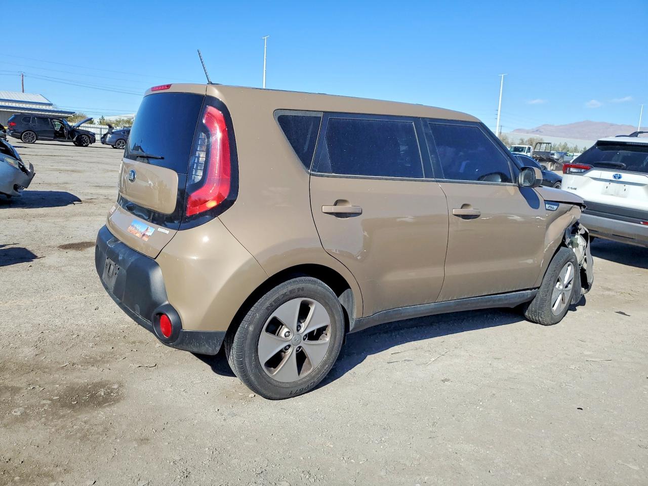 2015 Kia Soul Коричневый vin: KNDJN2A20F7115585