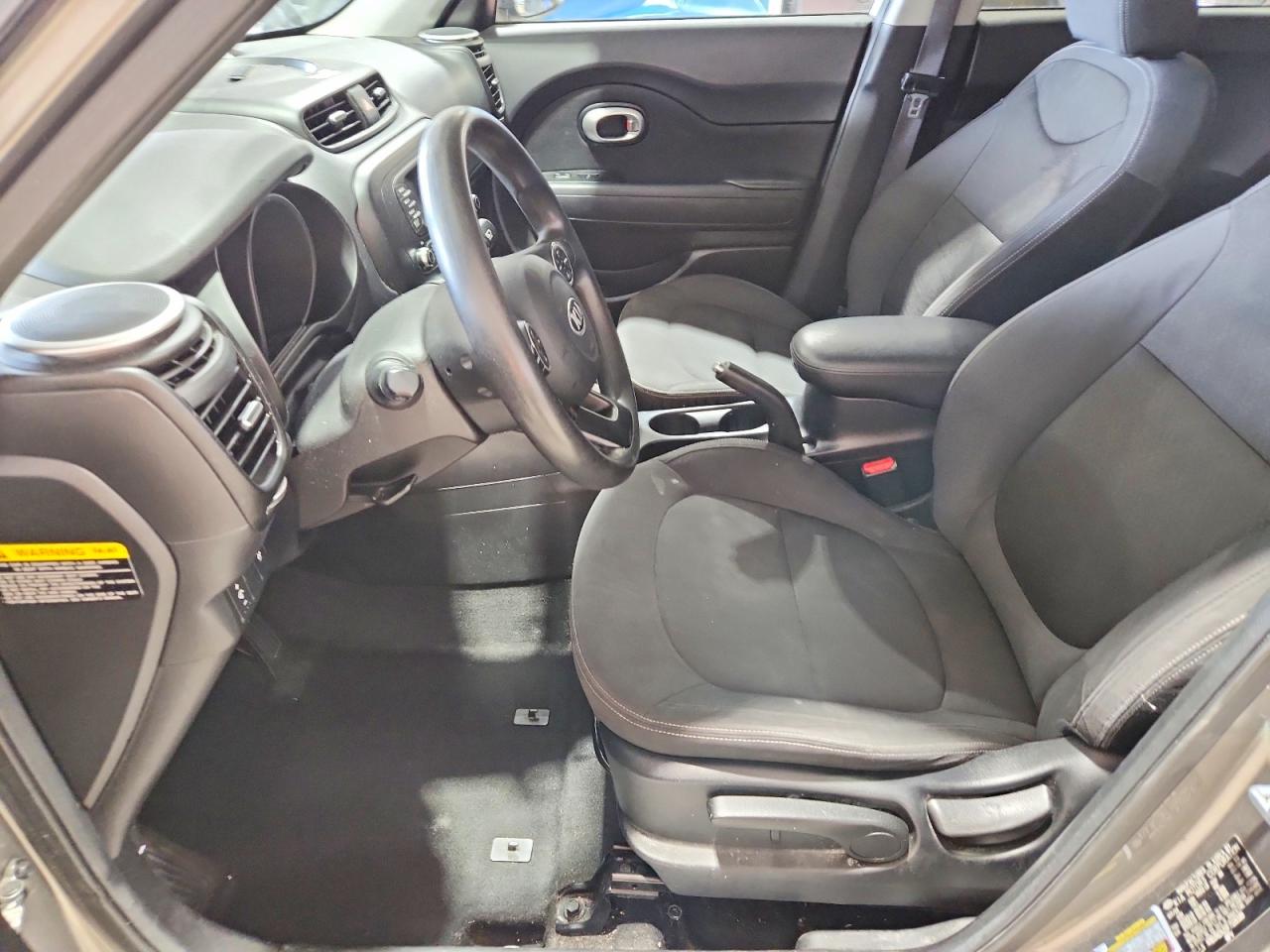 2015 Kia Soul Base Beige vin: KNDJN2A20F7126599