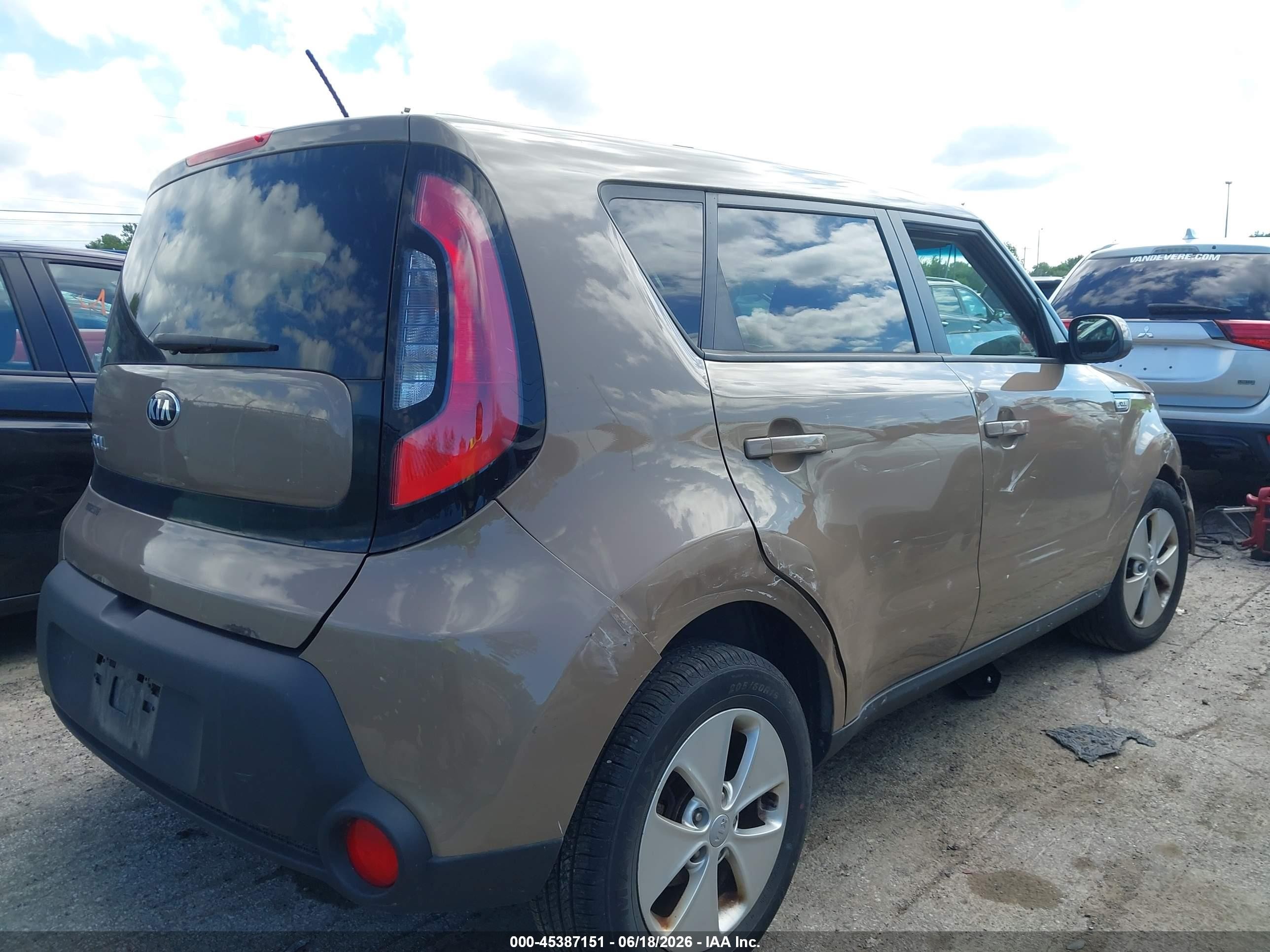 2015 Kia Soul   Brown vin: KNDJN2A20F7168335